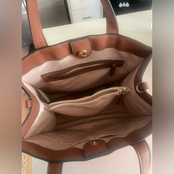 Red tote - Picture 4 of 5